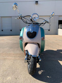 Trailmaster Sorrento 150cc Great Euro Style scooter, Free Removeable Storage Trunk, Chrome Accents, Two Tone dual stage paint