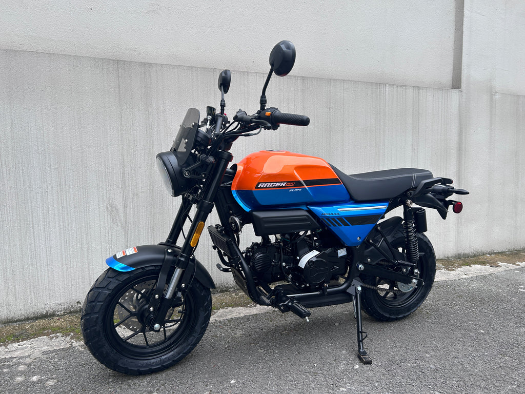 RPS Racer 140cc, Manual Trans, Electric Start, 28.5 inch seat height, Hydraulic front forks,  Dual AIr Bag Rear Suspension, Dual Disk Brakes