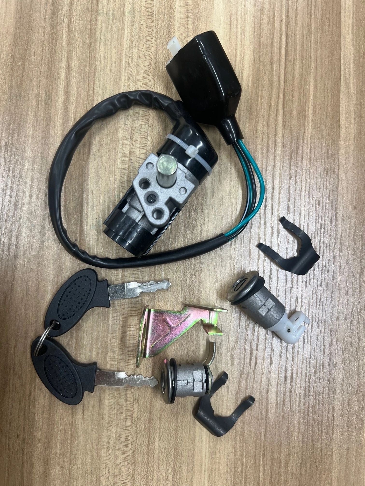 SW COMP LOCK, LOCK SET | MotoBuys
