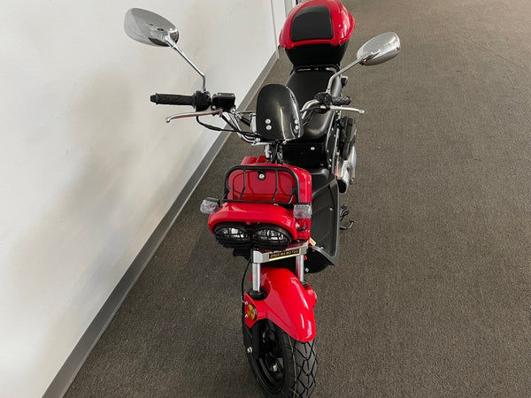 Outback Road Warrior 150cc Scooter [Not CA Legal]